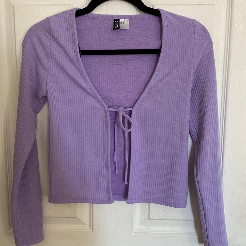 H&M long sleeve top that ties in the front- Size XS